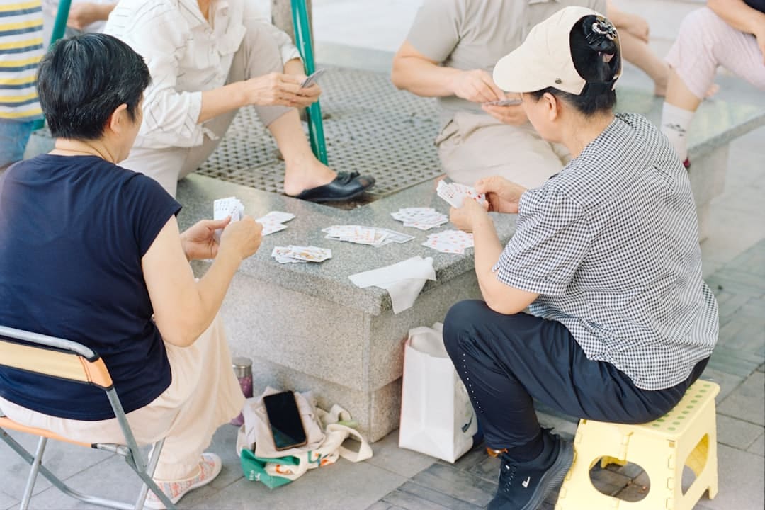 新加坡奇幻新剧《带剑女孩》上线播出 邓伟徳人前人后藏“两幅面孔”